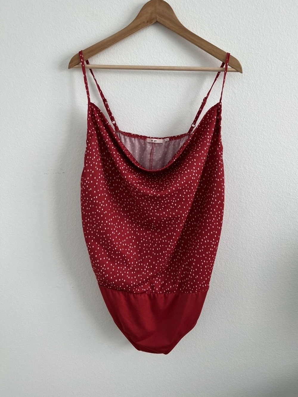 Mi Ami Francesca’s womens red and white polka dot cami bodysuit top Medium NWT